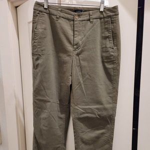JCrew factory girlfriend chino in oilve green size 4